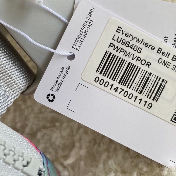 ❤️ Lululemon Everywhere Belt Bag in Prism Wash Print Multi/Vapor NWT - Picture 6 of 10